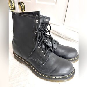 Dr. Martens 1460 W Black Napa Leather boot
UK 9/ women’s 11